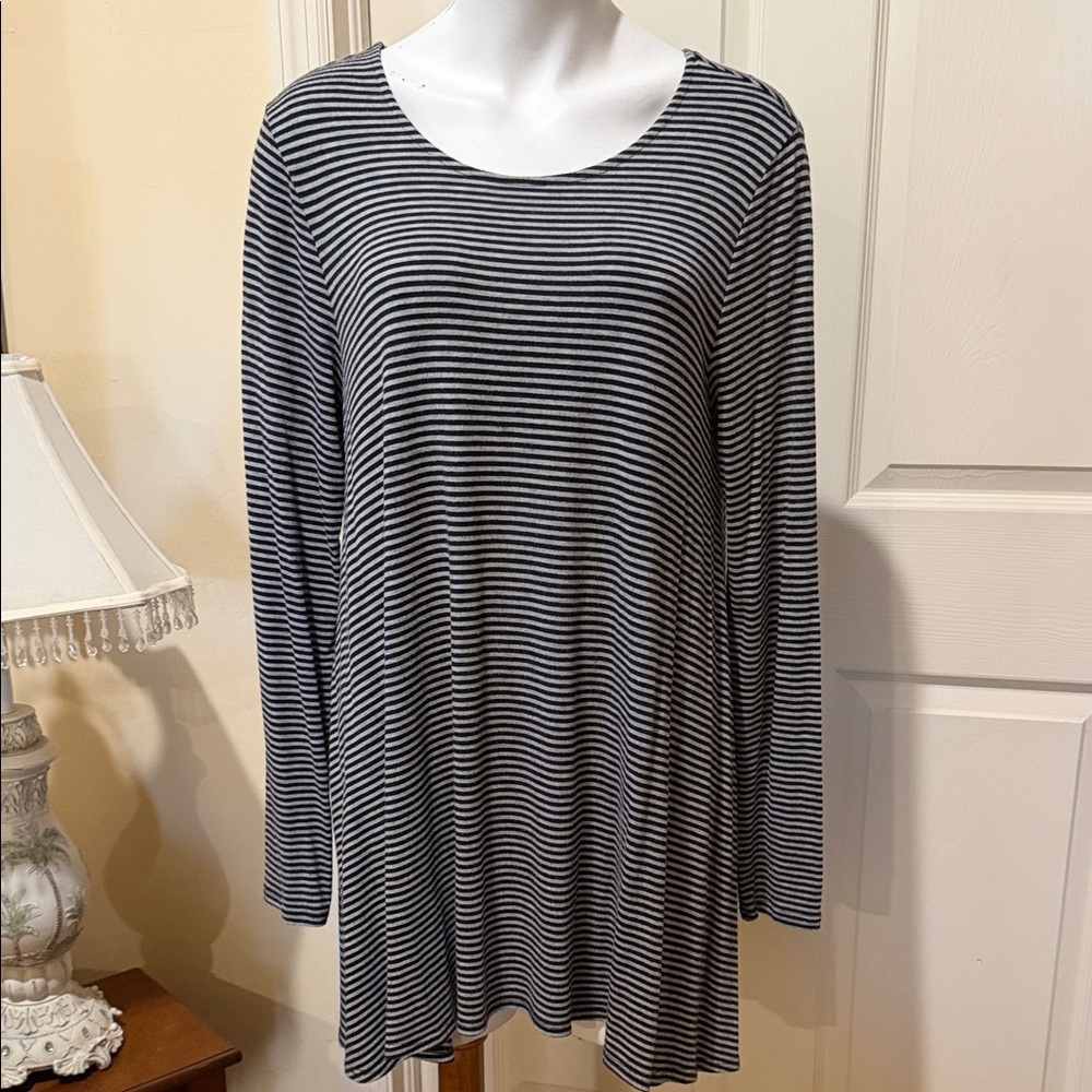Andrea Jovine Black & Gray Striped Long-Sleeve Tunic. Medium. NWT